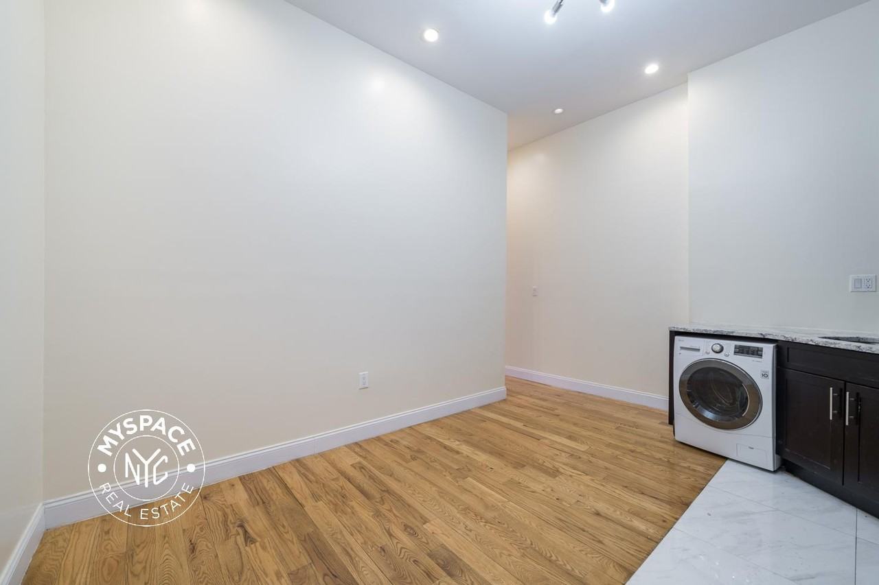 637 Saint Marks Ave #3a - Photo 3 of 6