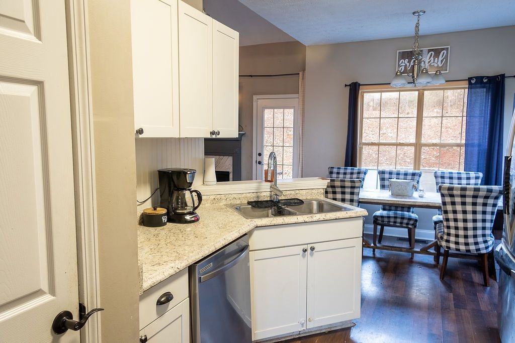 20 Cascade Ct - Photo 2 of 11