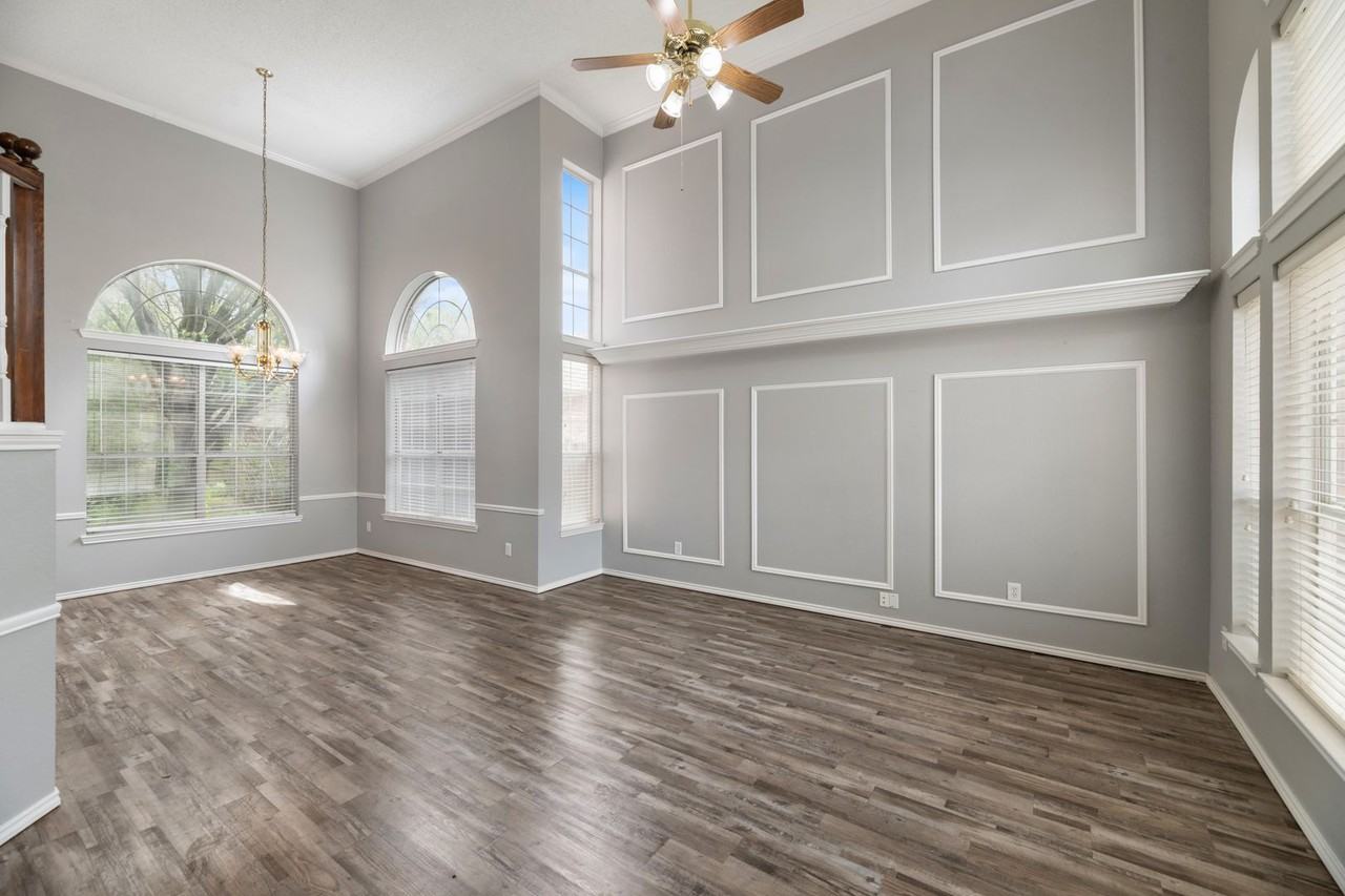 6804 Ashmont Dr - Photo 6 of 35