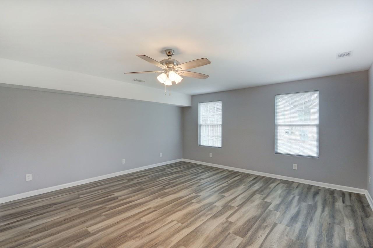 634 E Anderson St - Photo 3 of 32