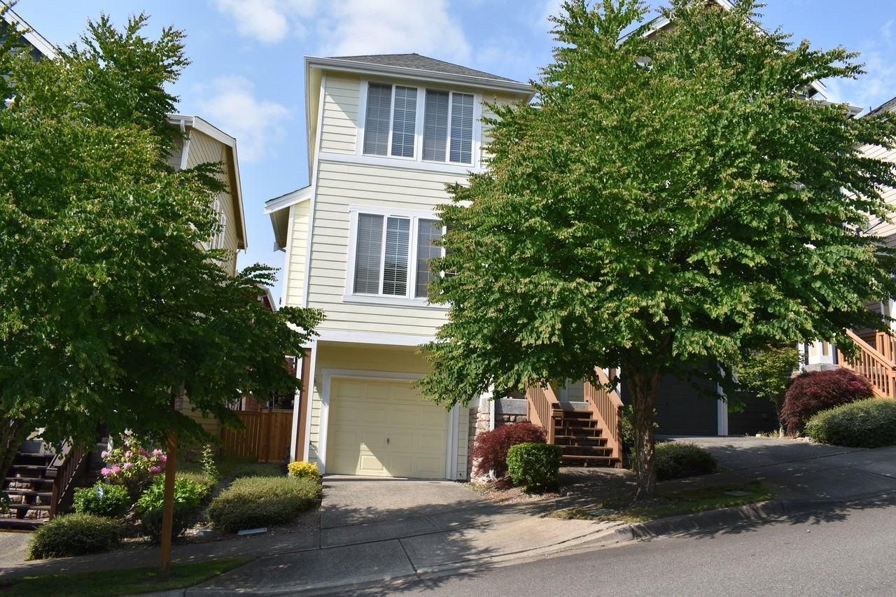 125 Spruce St - Photo 2 of 20