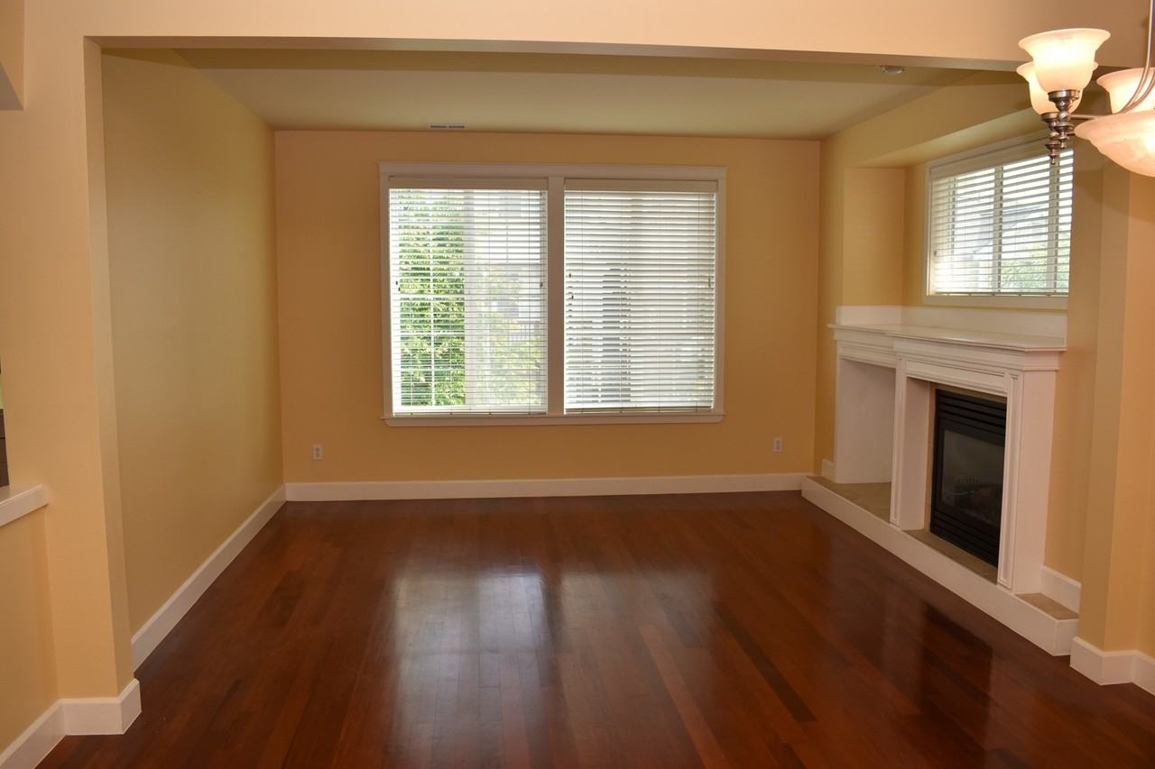 125 Spruce St - Photo 3 of 20