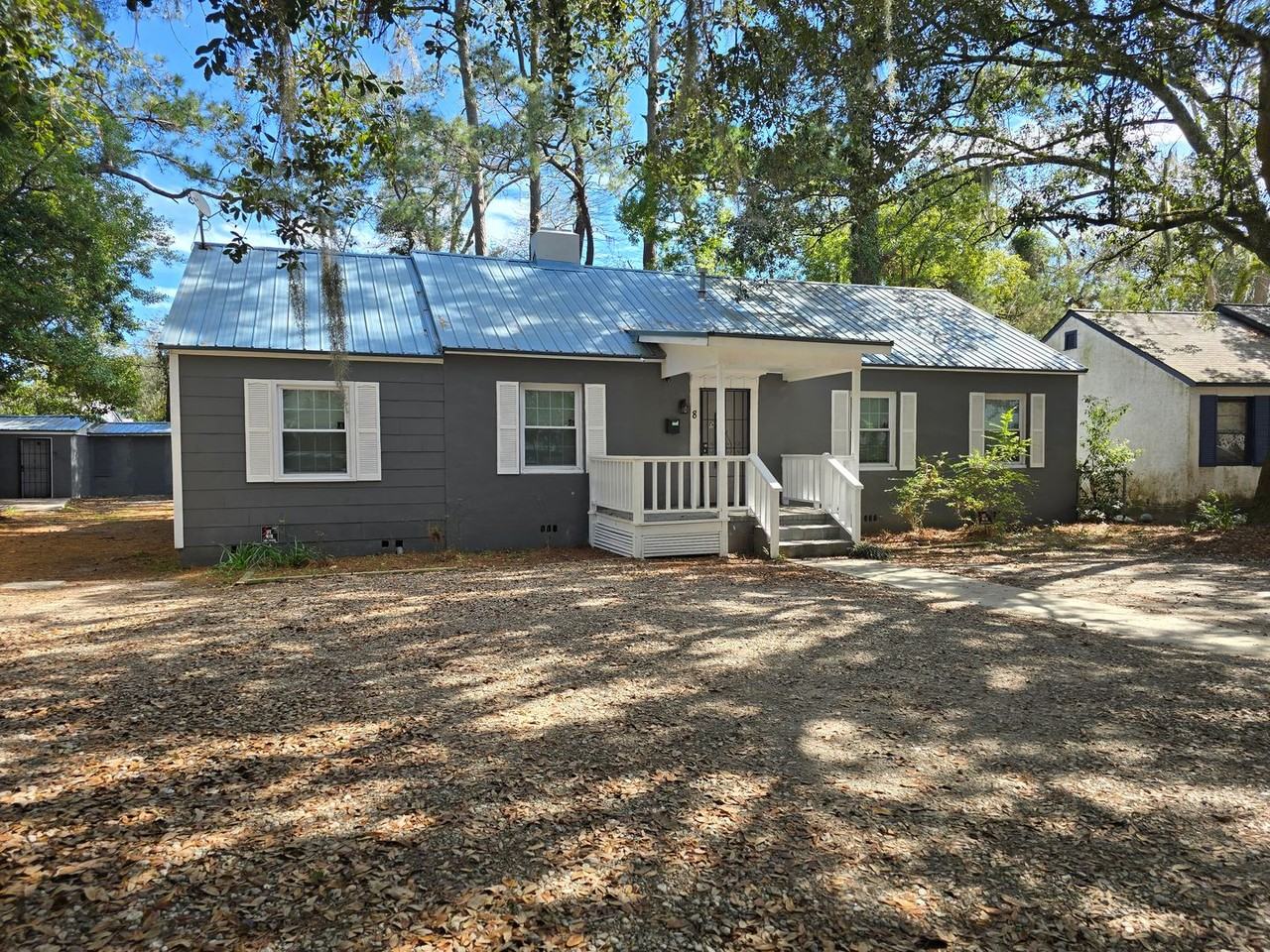 8 Hibiscus Ave - Photo 2 of 17