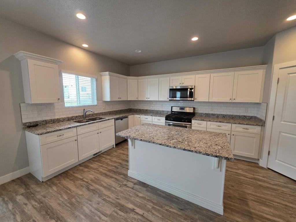 1060 W 575 S - Photo 2 of 21