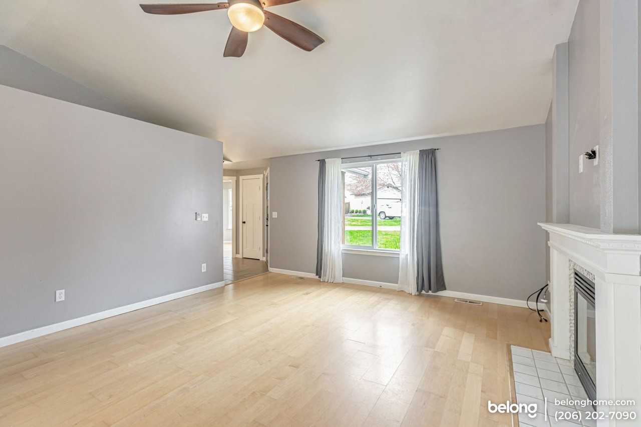 6405 73rd Ave Ne - Photo 4 of 18
