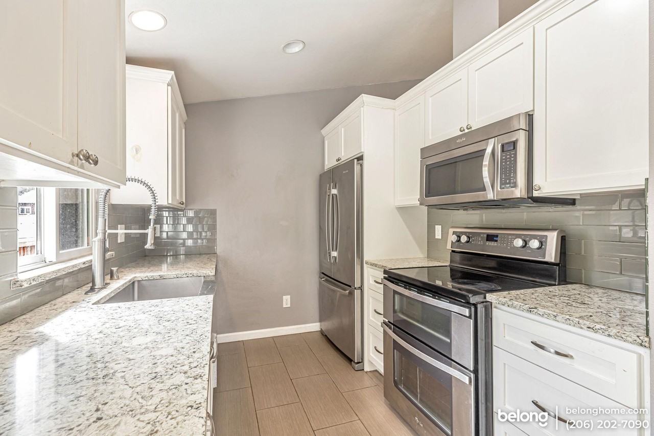 6405 73rd Ave Ne - Photo 6 of 18