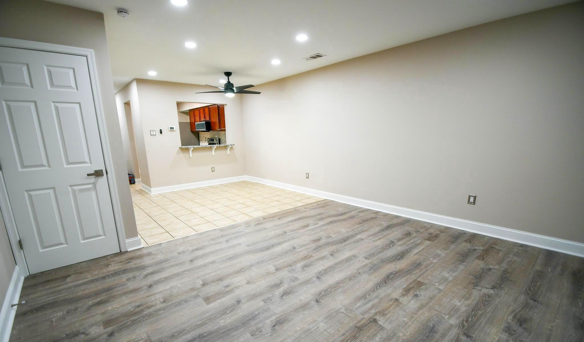 4522 Rosemarie Dr - Photo 2 of 12