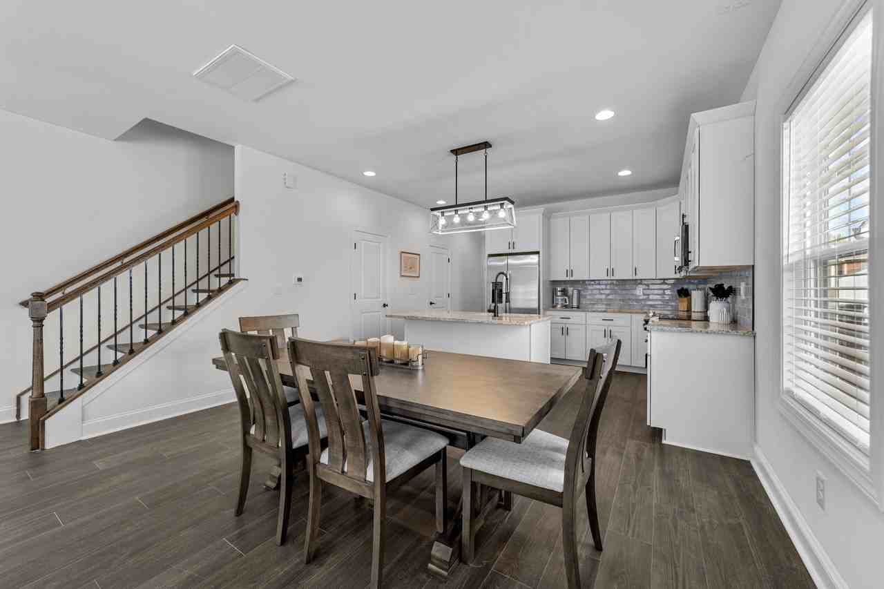 816 Crown Point Dr - Photo 2 of 50