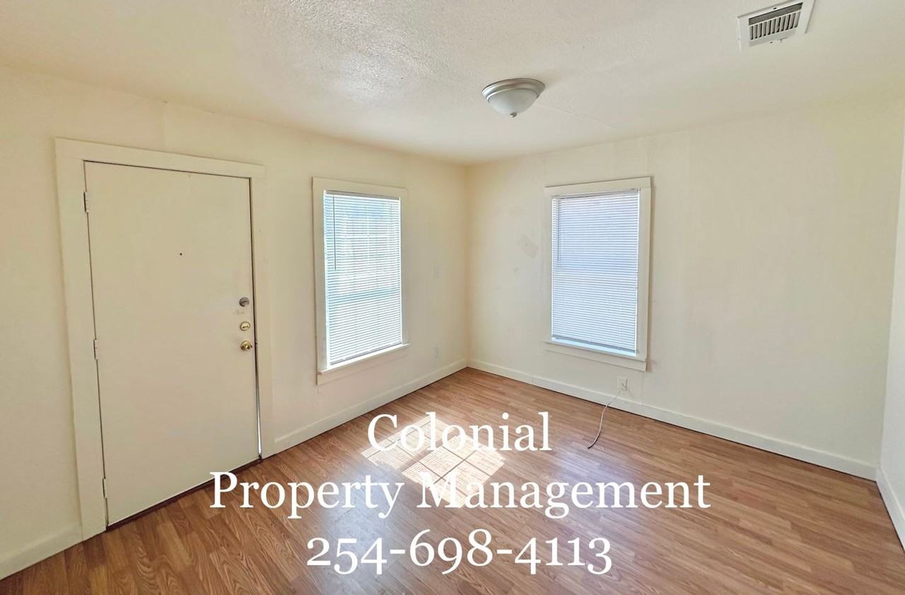 422 W Green Ave - Photo 2 of 7