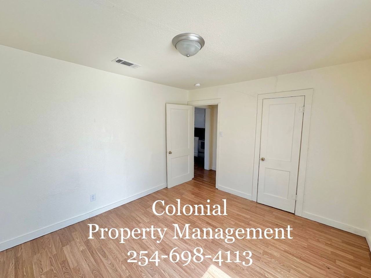 422 W Green Ave - Photo 5 of 7