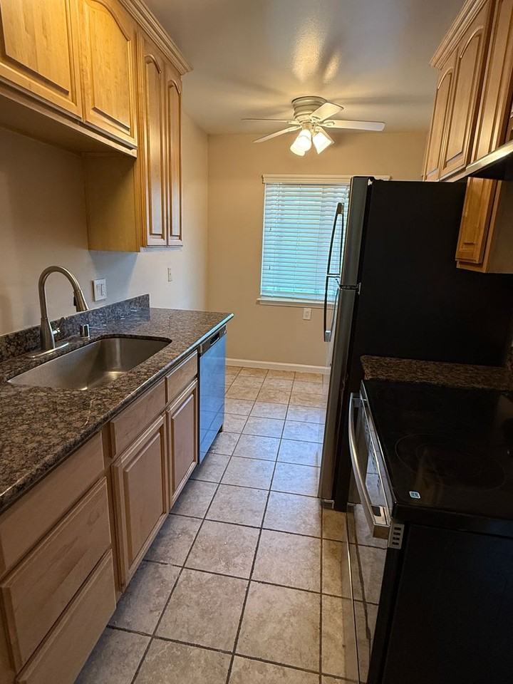 2370 Homestead Rd #04 - Photo 4 of 14