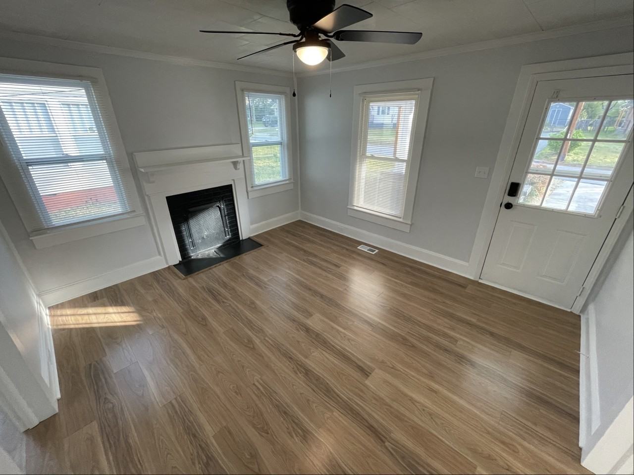 335 Aycock St Ne - Photo 3 of 12