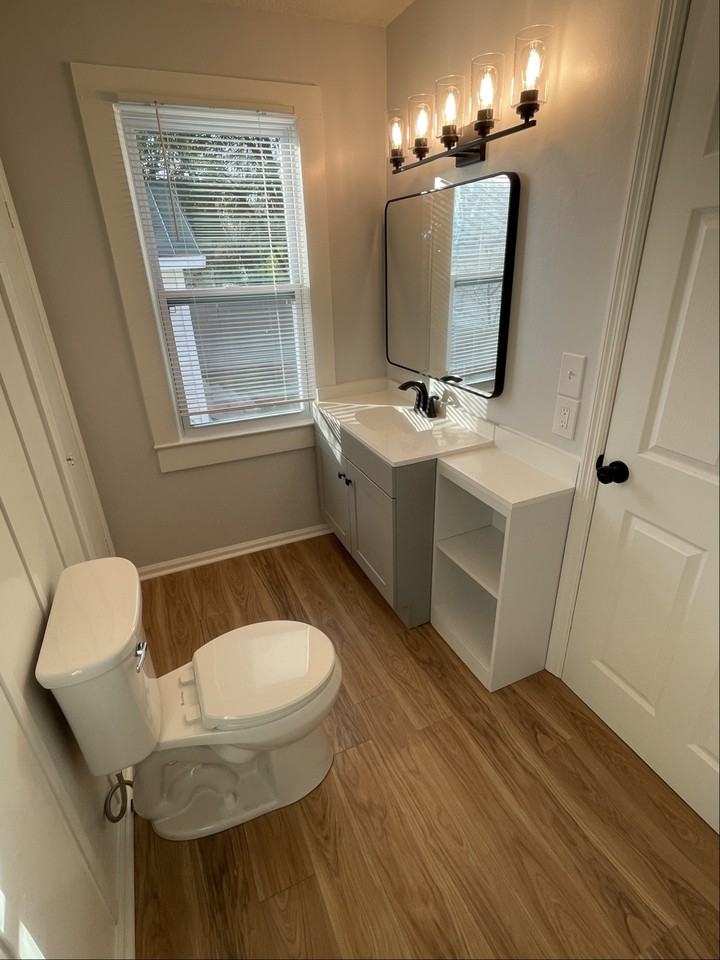 335 Aycock St Ne - Photo 5 of 12