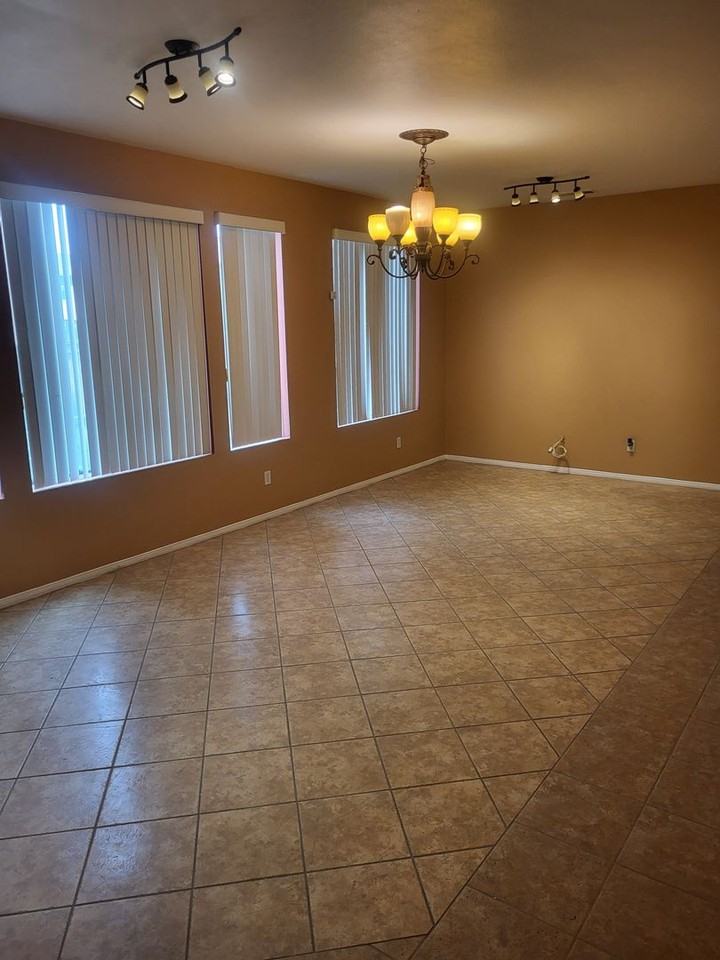 1873 Villines Ave - Photo 3 of 17