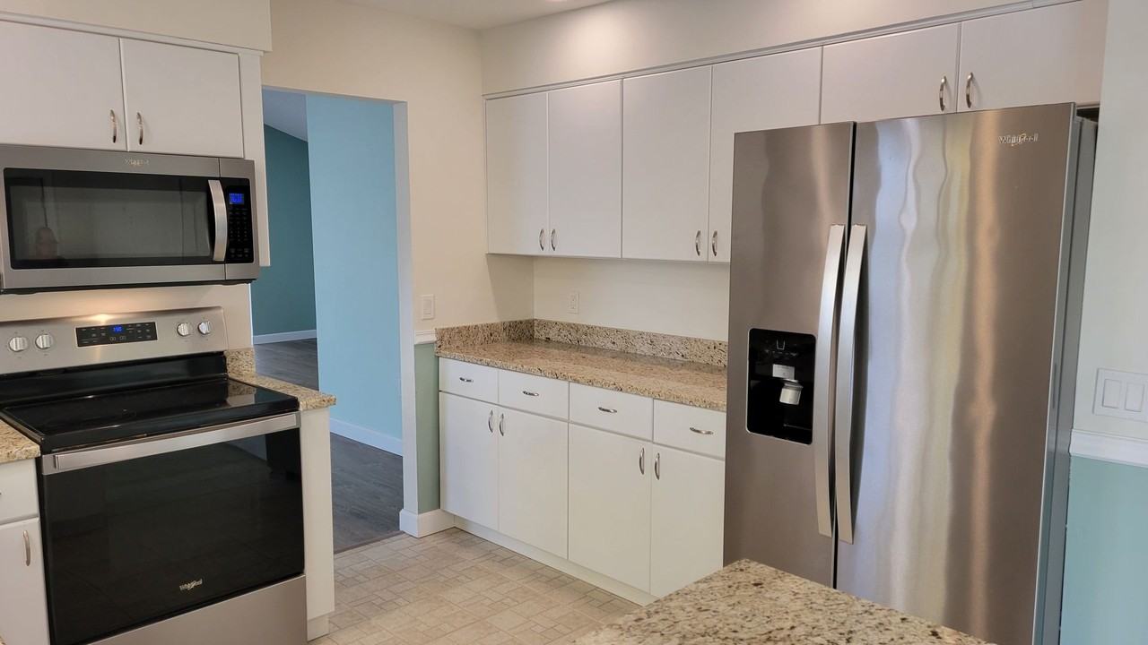 3520 57th Avenue Cir W #10 - Photo 3 of 29
