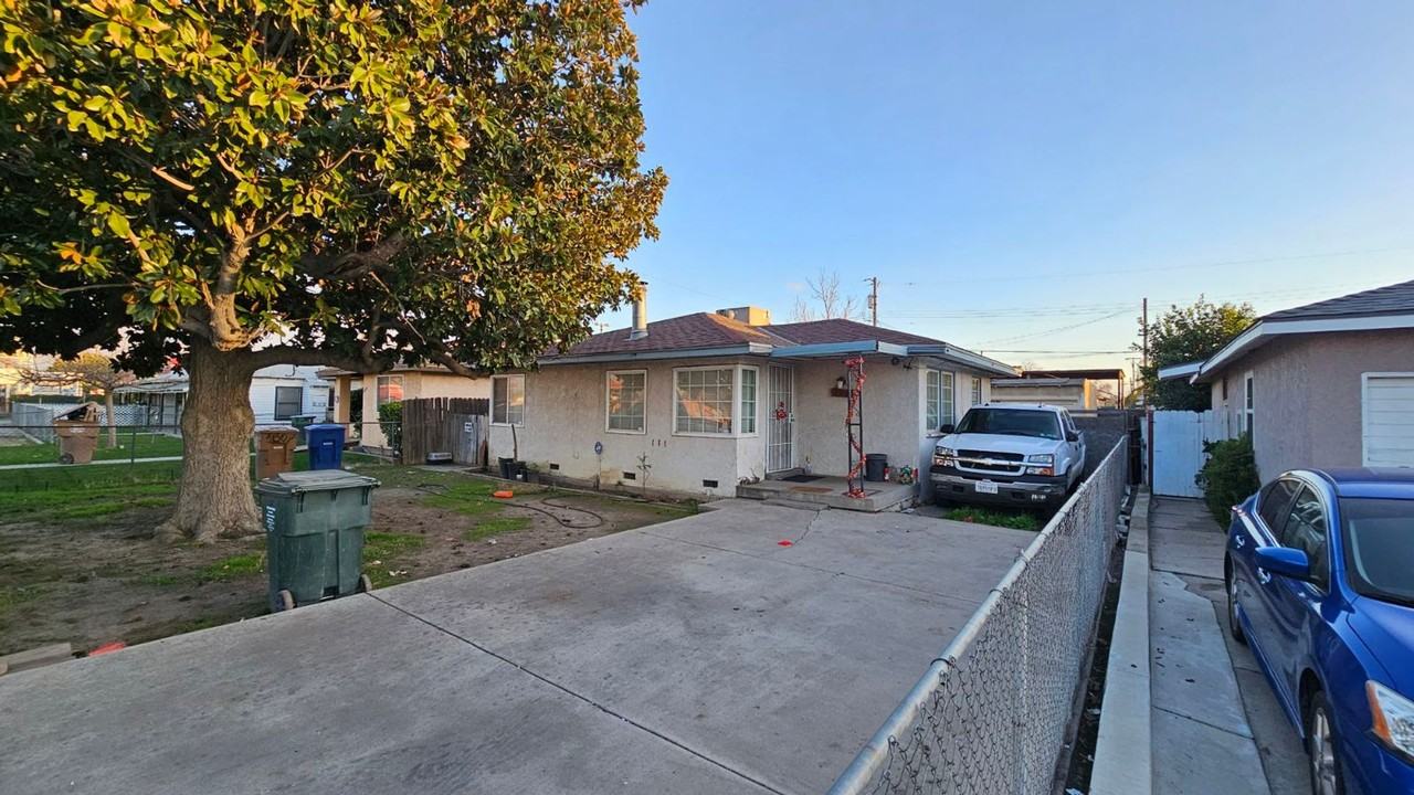 1507 Ming Ave - Photo 2 of 16