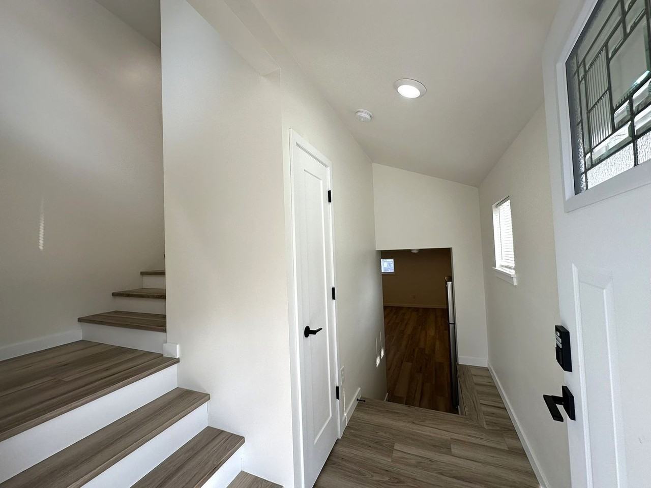 2223 Wetmore Ave - Photo 2 of 25