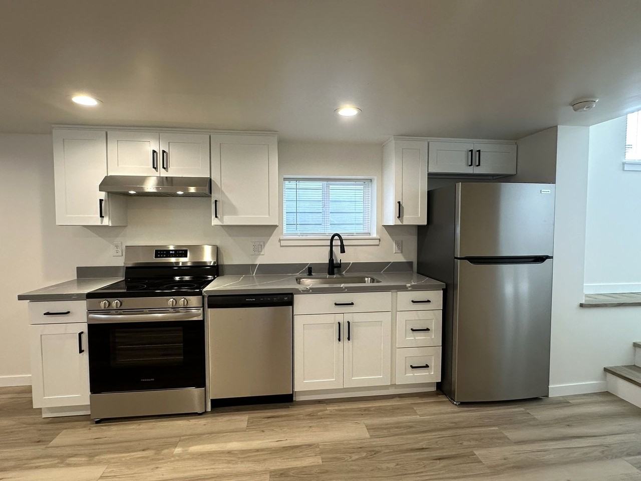 2223 Wetmore Ave - Photo 6 of 25