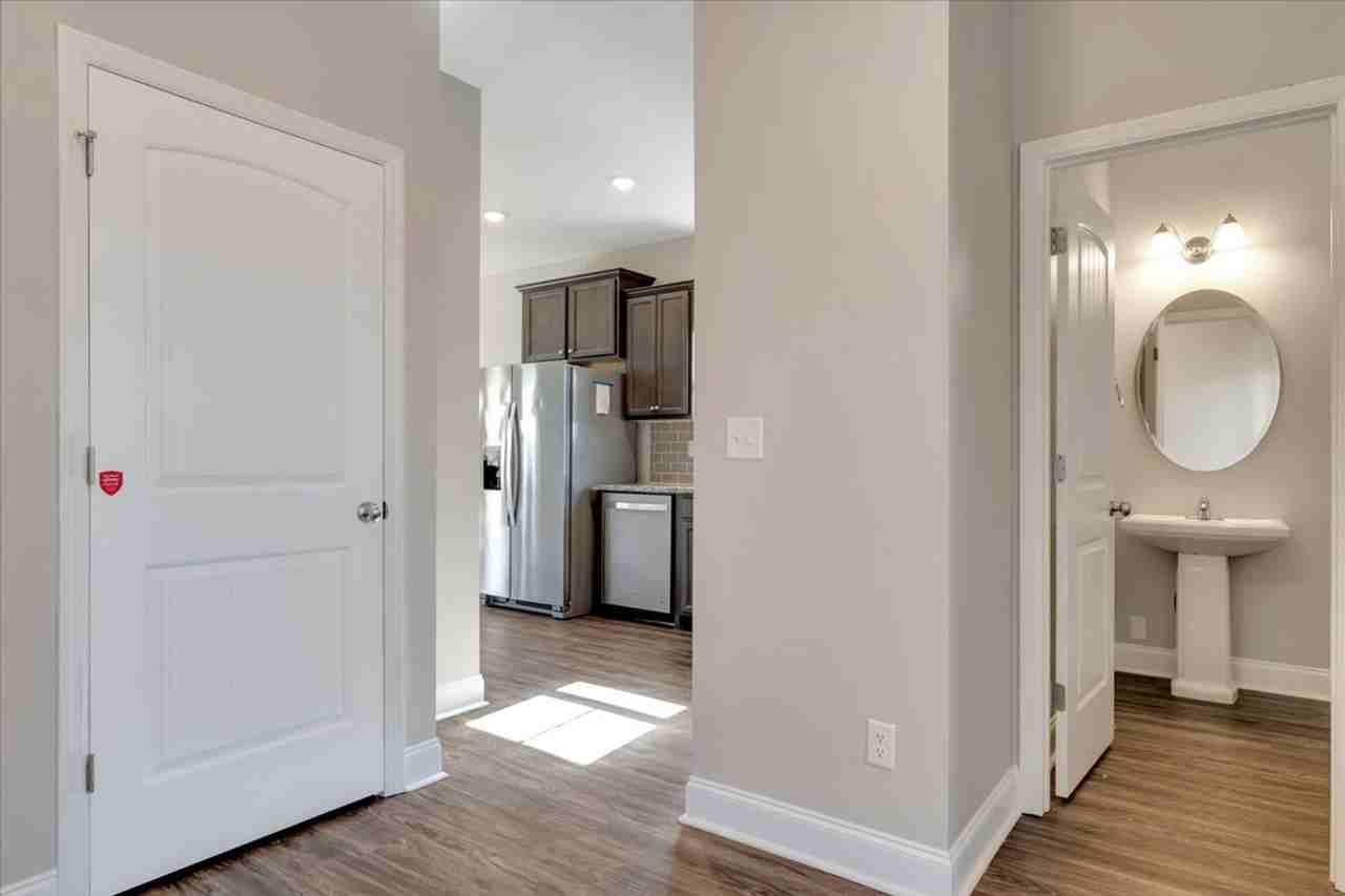 3888 Harper Franklin Ave - Photo 5 of 29