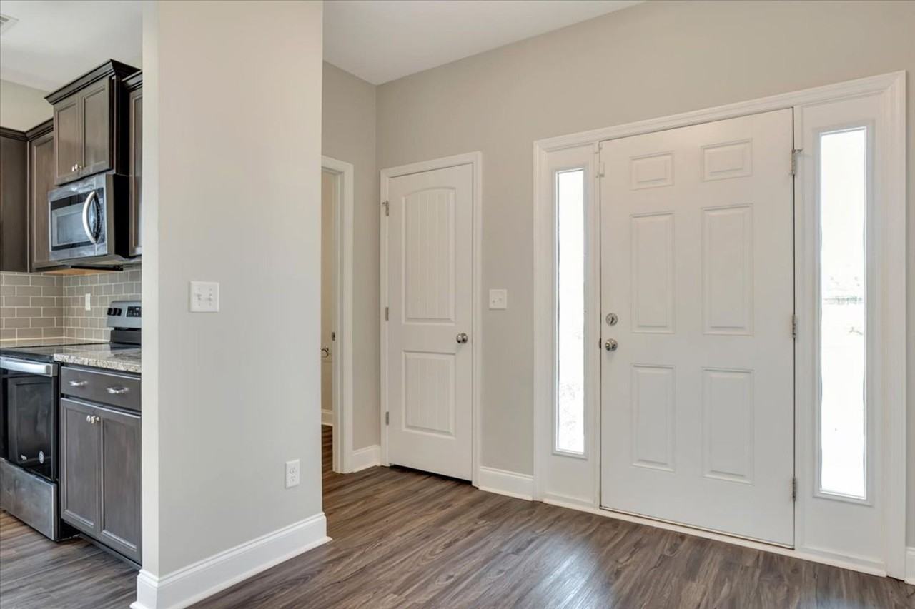 3888 Harper Franklin Ave - Photo 6 of 29