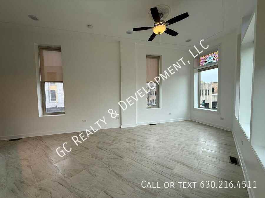 79 S Grove Ave #2 - Photo 3 of 13