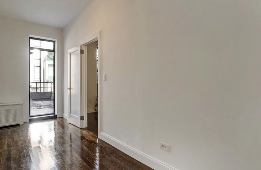 41 East 65th Street #4 - Photo 5 of 6