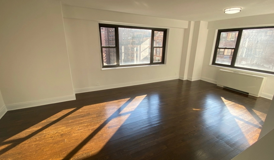 410 E 56th St #13R - Photo 3 of 11