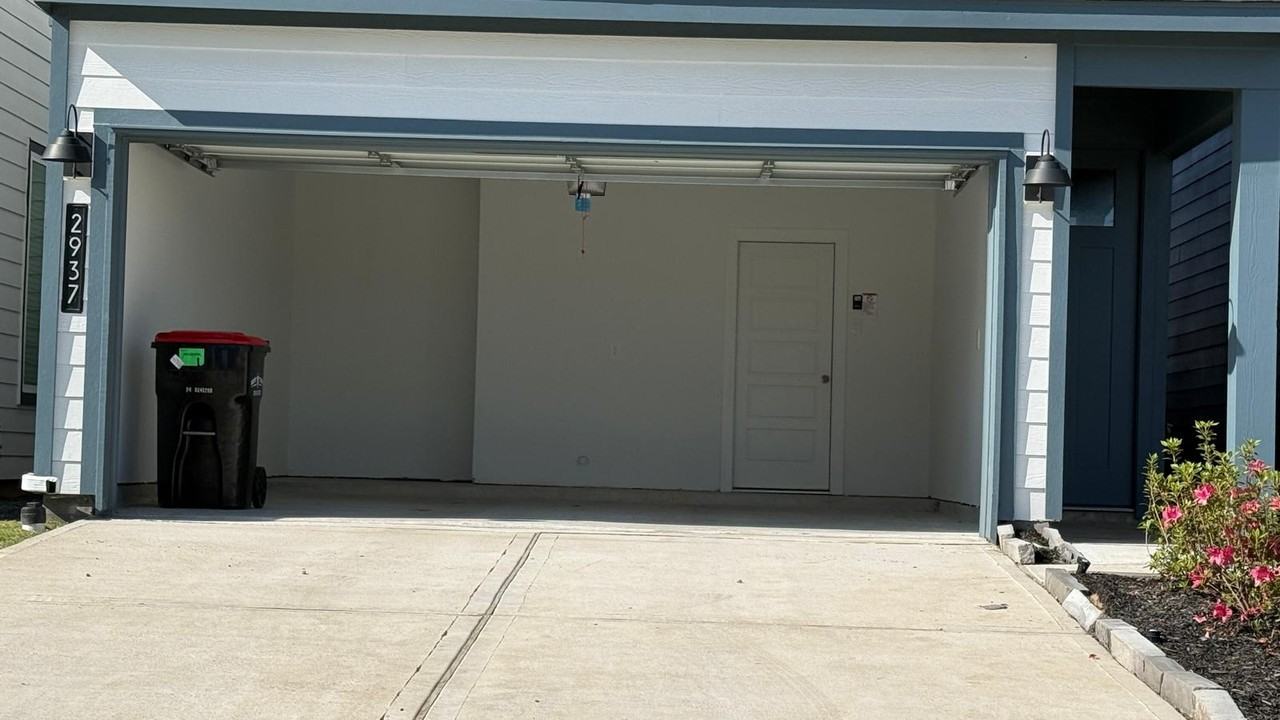 2937 Amherst Meadow Ln #NA - Photo 2 of 26