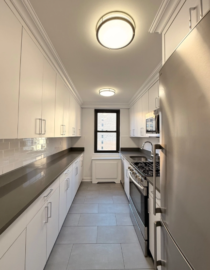 142 East 16th Street #8G - Photo 4 of 5