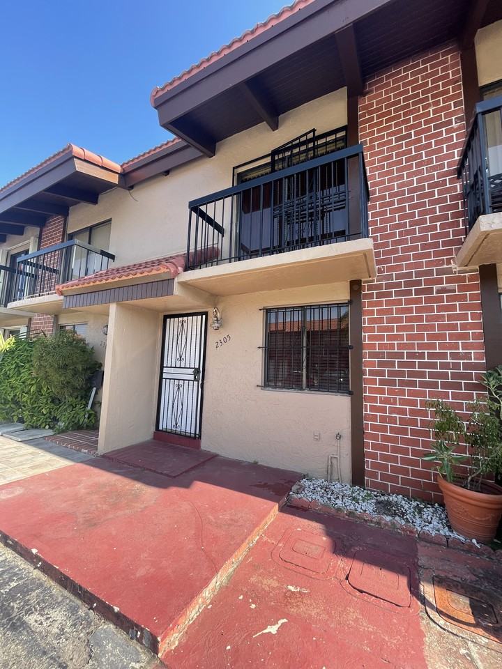 1811 Sw 107th Ave #NA