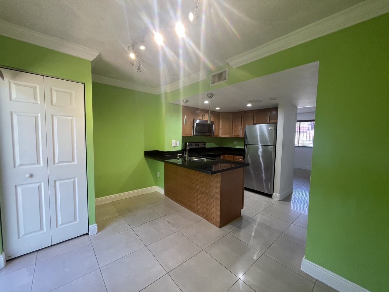 1811 Sw 107th Ave #NA - Photo 2 of 11