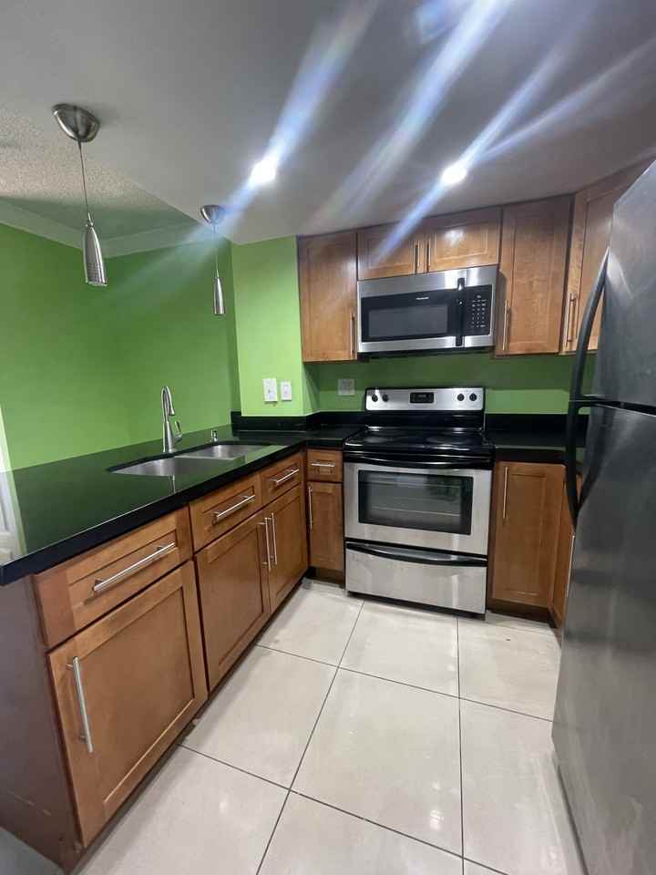 1811 Sw 107th Ave #NA - Photo 3 of 11