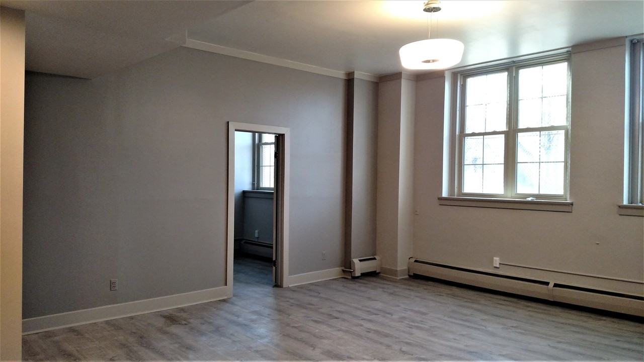 1754 S Grant St #G3 - Photo 5 of 21