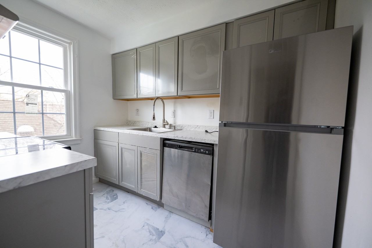 3926 Southern Ave Se #301 - Photo 5 of 14