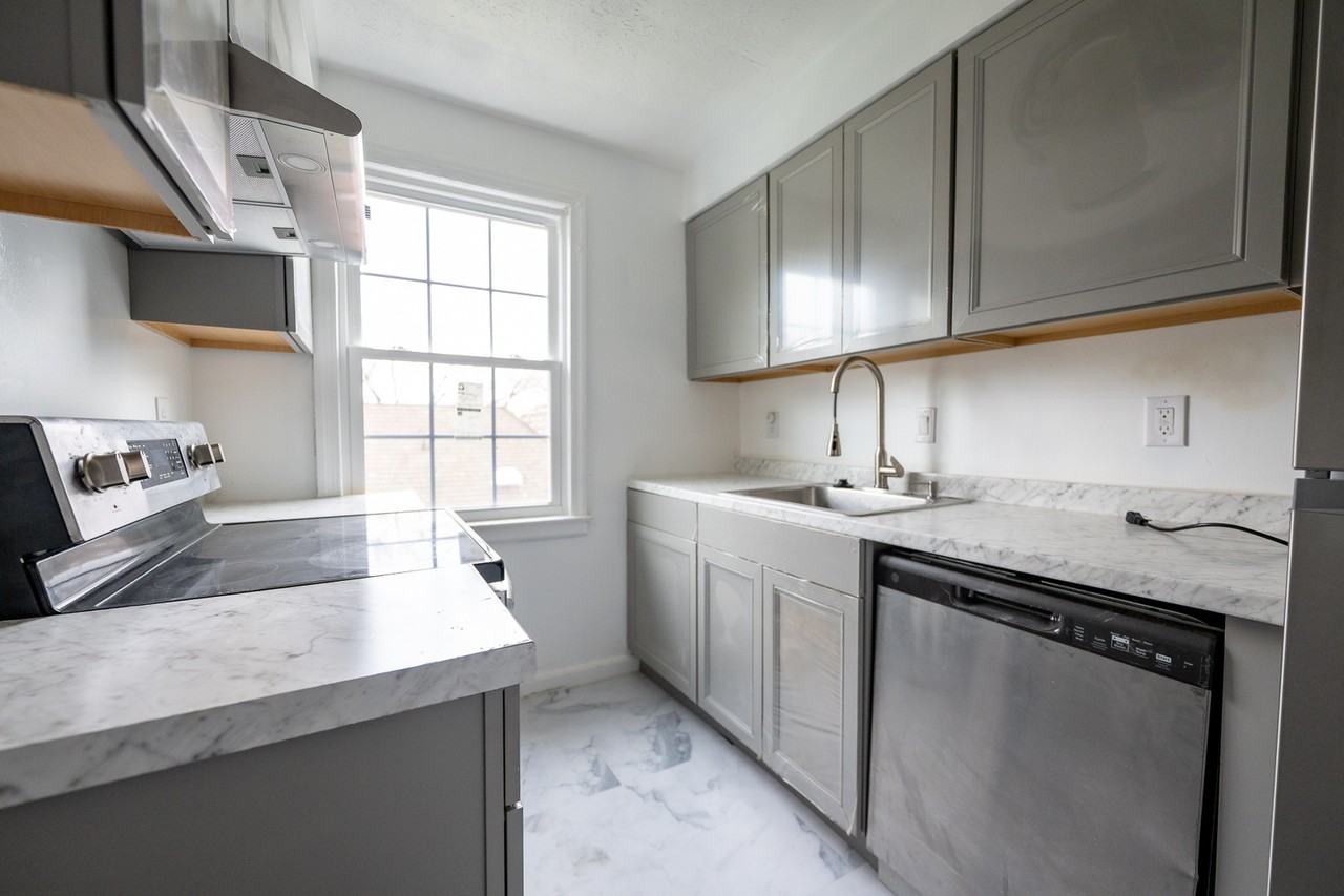 3926 Southern Ave Se #301 - Photo 6 of 14