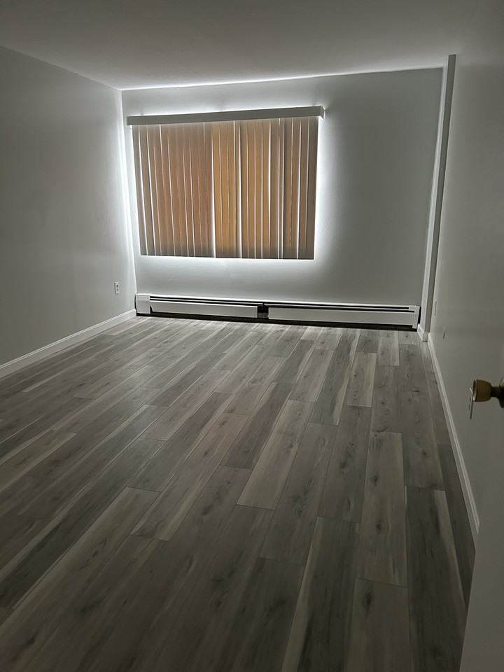 124 Mammoth Rd #203 - Photo 2 of 8