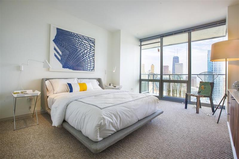 345 E South Water St - Photo 3 of 10