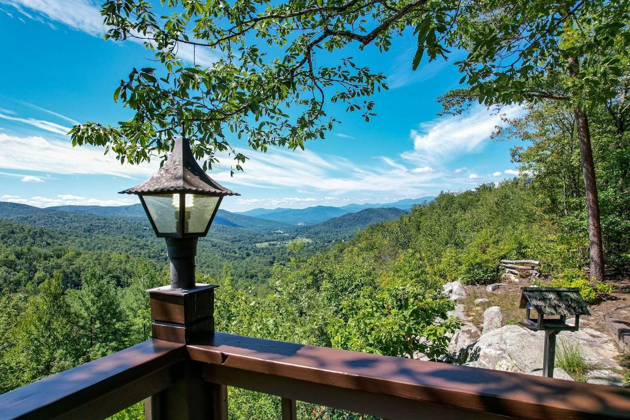 402 Wilderness Dr - Photo 2 of 20