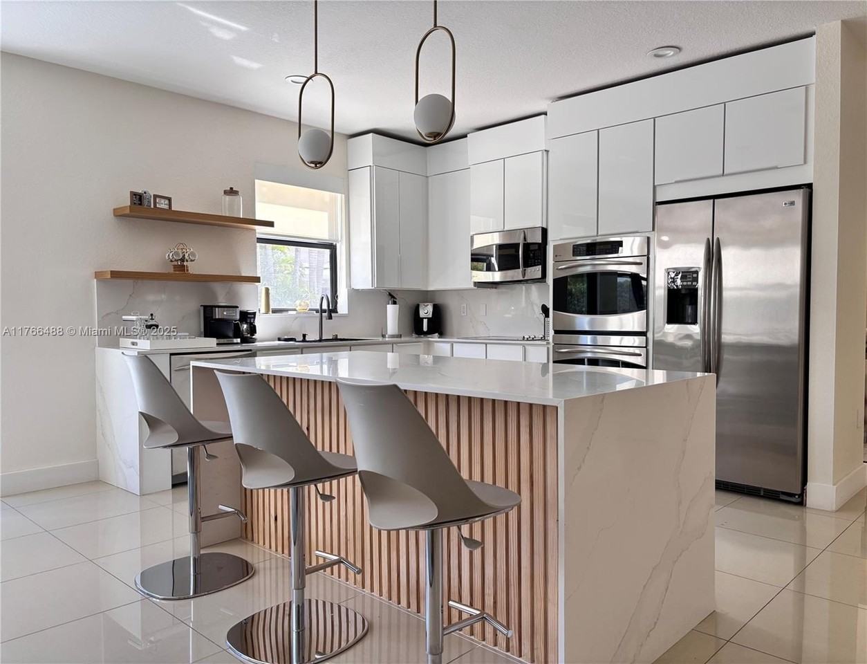 8895 Nw 99th Ct - Photo 3 of 16