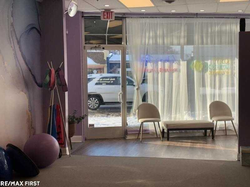 19798 Mack Ave - Photo 3 of 7