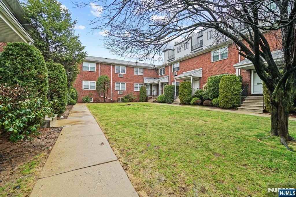 234 Columbia Ave - Photo 2 of 30