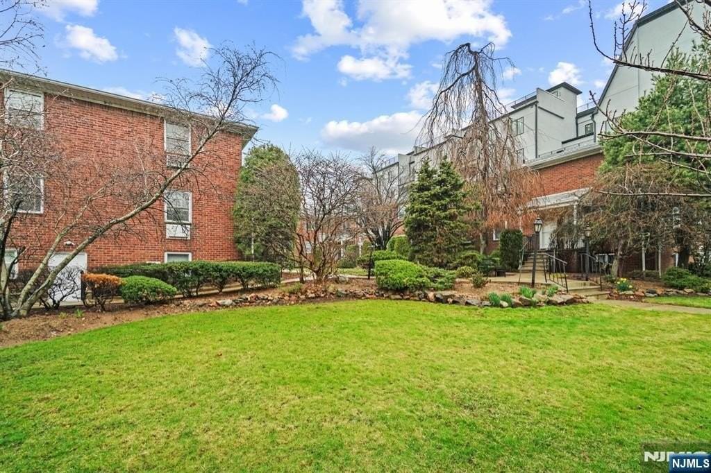 234 Columbia Ave - Photo 3 of 30