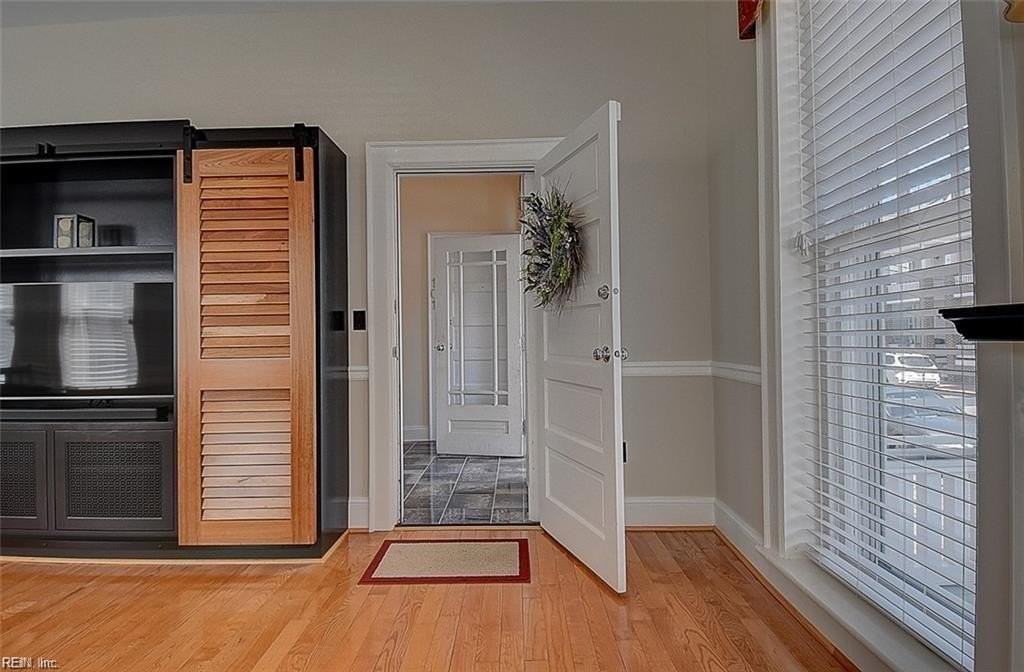 448 Dinwiddie St #102 - Photo 3 of 24