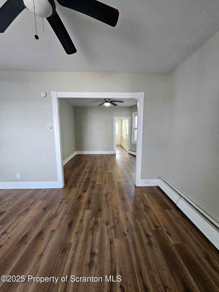 109 Logan St - Photo 6 of 10