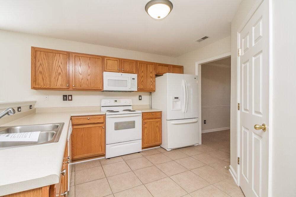 1419 Weston Ln - Photo 6 of 18