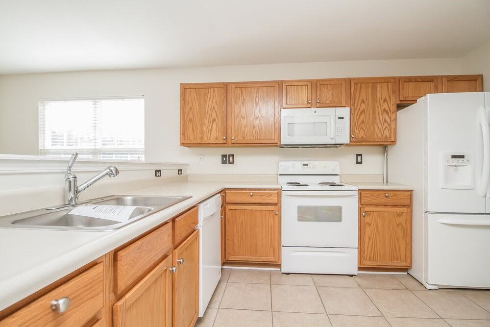 1419 Weston Ln - Photo 7 of 18