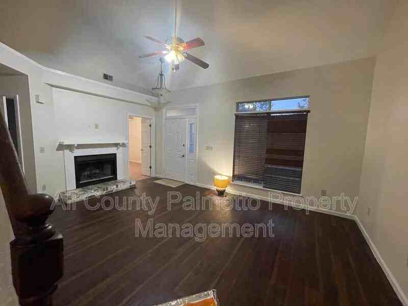 107 Persimmon Cir - Photo 4 of 14