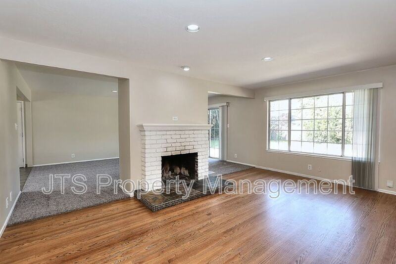 6565 S Land Park Dr - Photo 5 of 50