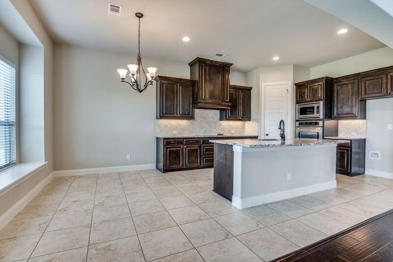 830 Cross Creek Ct - Photo 3 of 12