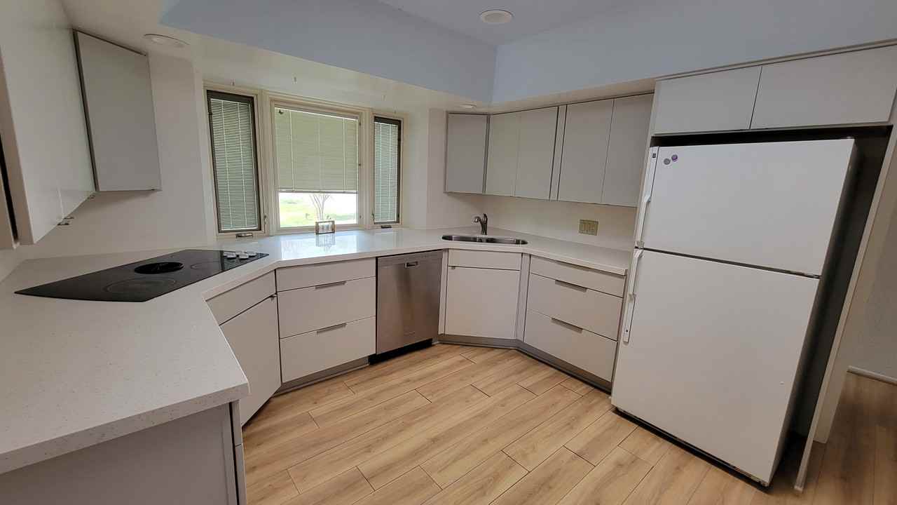 2107 S Ventura Dr - Photo 3 of 35